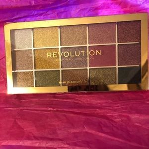 Makeup Revolution foil frenzy eyeshadow Pallette